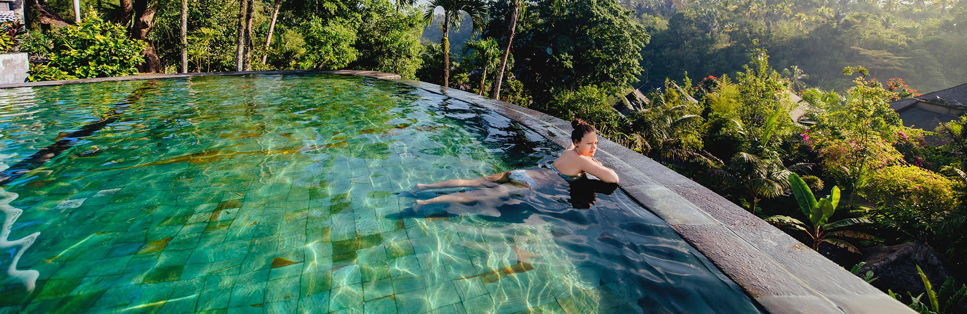 luxury-pool