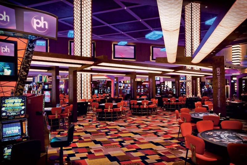 planet hollywood casino to harrah